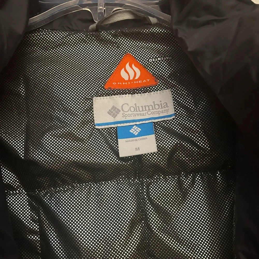 Columbia Puffer Jacket - Picture 2 of 5